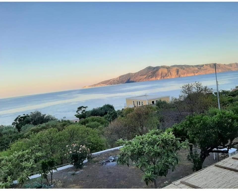 Villa Insolia Santa Marina Salina Pokój zdjęcie